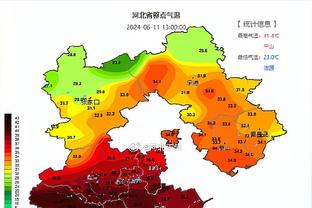 带你们真累！上半场末尾，梅西长时间弯腰撑膝